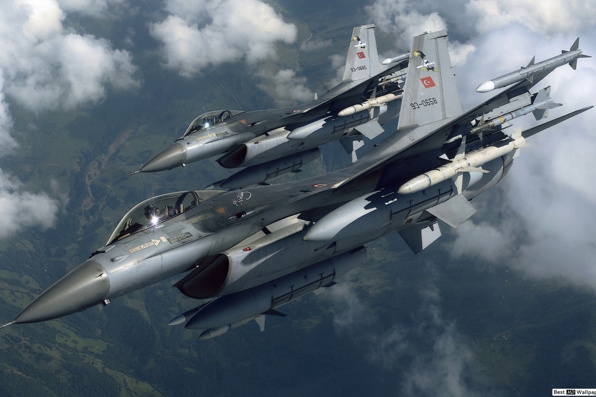 ​Турция бросила в бой истребители F16 и ударные БПЛА и разгромила военную колонну войск Асада и РФ - источник