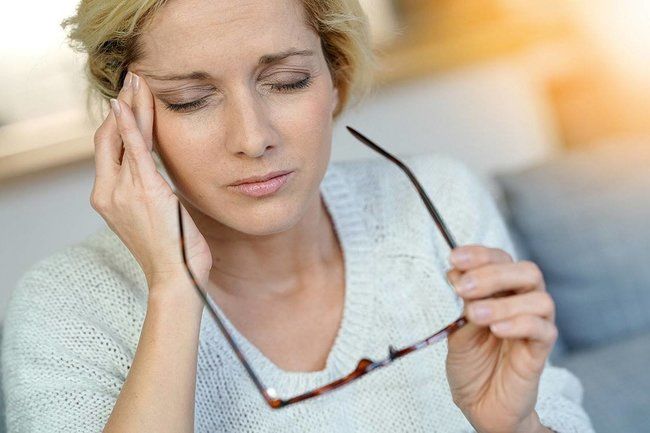 Невролог объяснила, как унять мигрень без таблеток: 5 лайфхаков в домашних условиях 