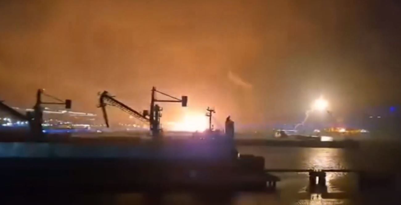 Турецкие моряки в восторге от "Длинных Нептунов", засняли на видео удар по Новороссийску