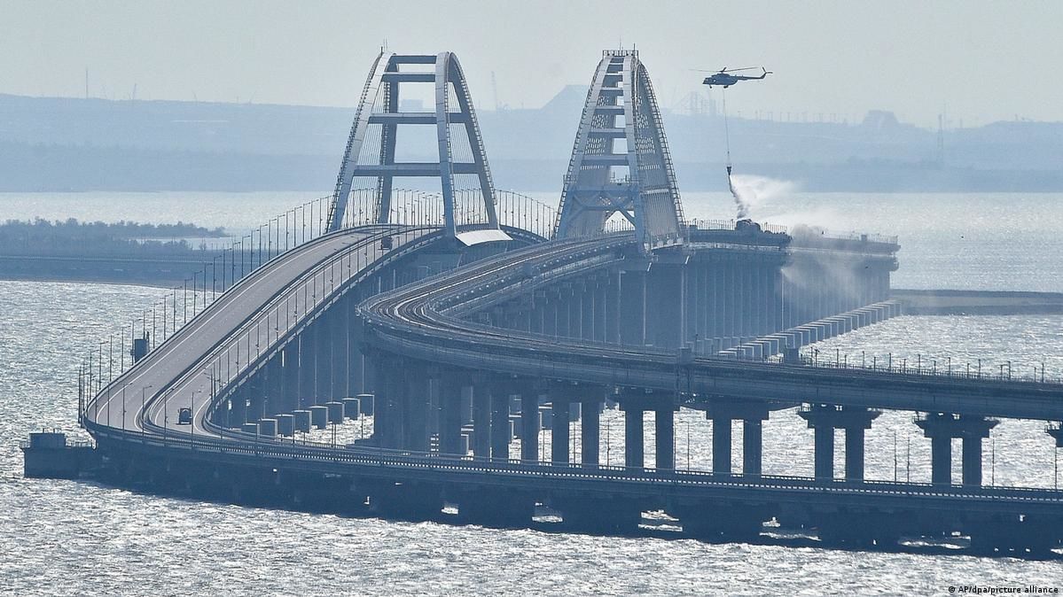 Z-каналы боятся новой украинской ракеты: Крымский мост – в зоне поражения