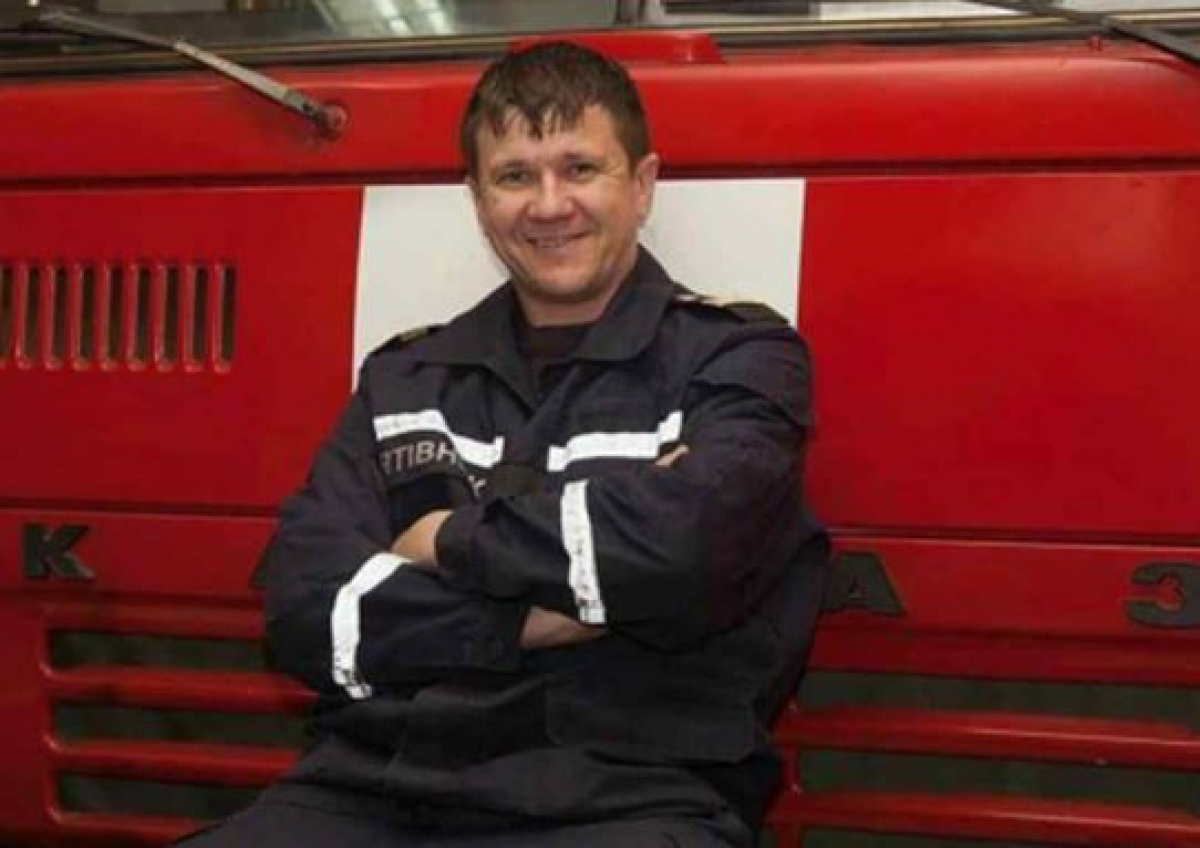 Жертв пожара в Одессе уже 8: фото скончавшегося спасателя Шатохина