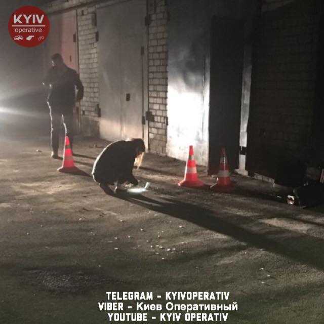 Группа неизвестных в Киеве расстреляла мужчину - кадры