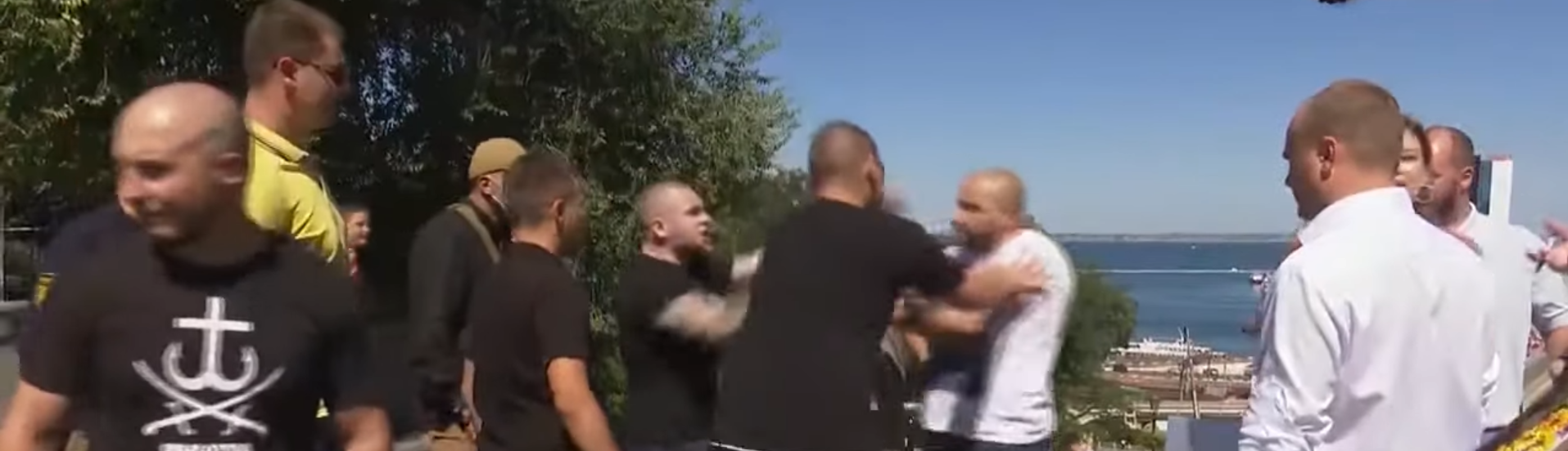 В Одессе напали на депутатов "ОПЗЖ" и журналистов телеканала ZIK: инцидент попал на видео