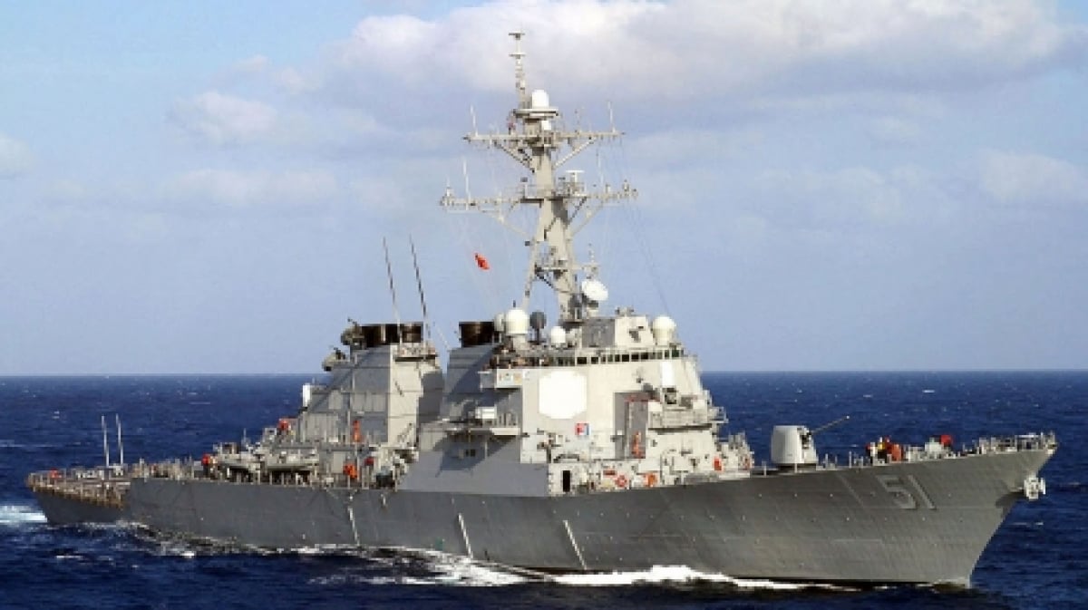 Военные корабли Ирана пытались догнать и разбомбить авианосцы США