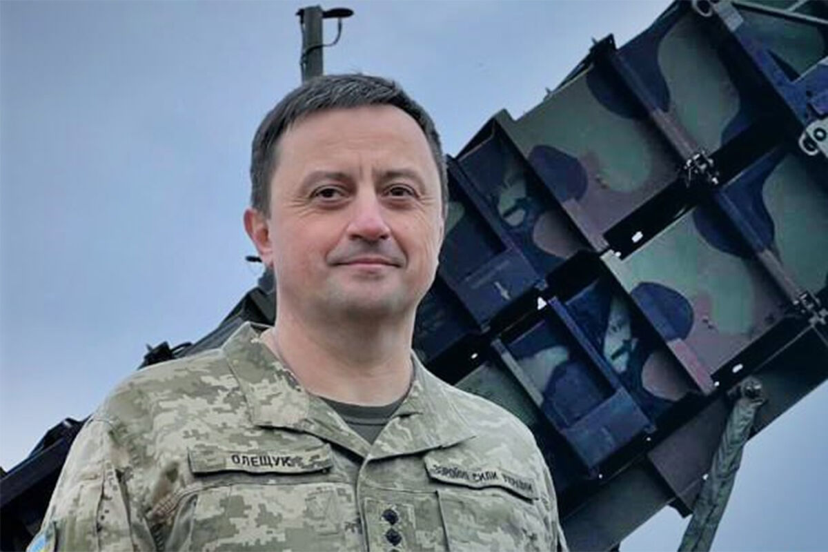 В РФ после уничтожения БДК "Новочеркасск" хотят посадить командующего ВС ВСУ Олещука