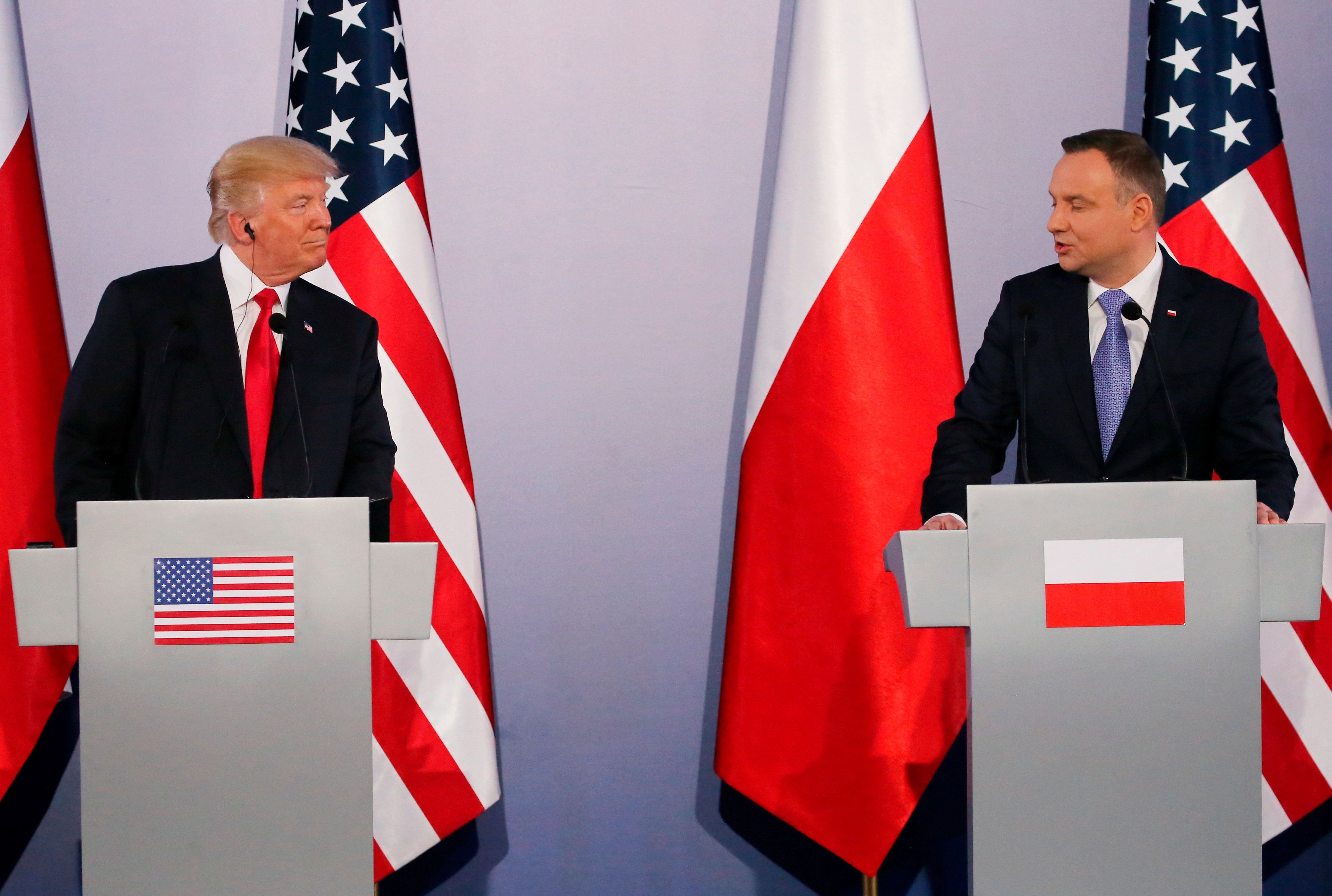 Самый спорный в истории газопровод: о чем говорили Трамп и президент Польши Анджей Дуда