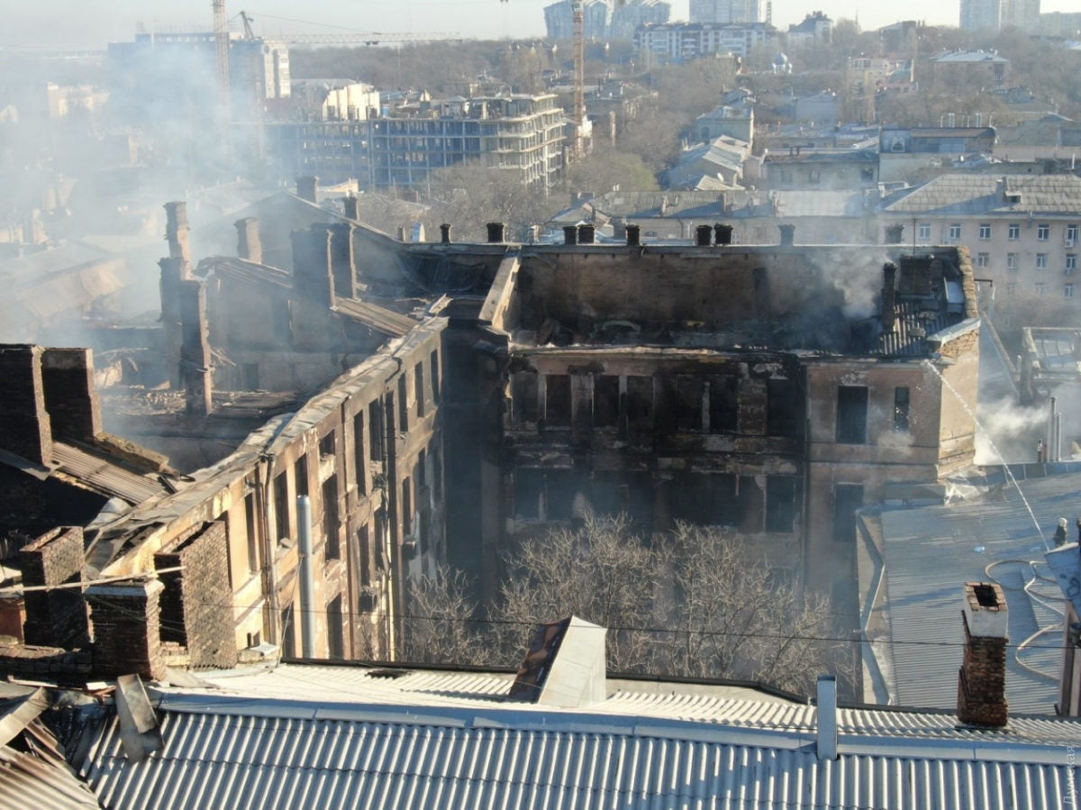 Во время пожара в Одессе погибли от 10 до 15 человек: источник в МВД сообщил тяжелые подробности