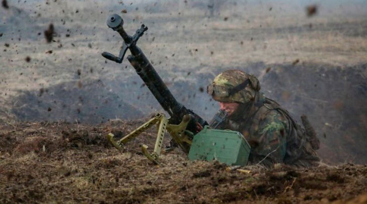 Боевики на Донбассе трижды нарушили перемирие - ВСУ вновь понесли потери 