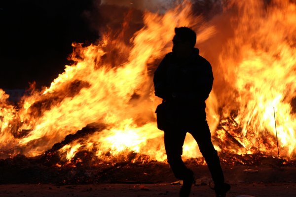 Во Львовской области неизвестные в балаклавах ночью сожгли табор ромов