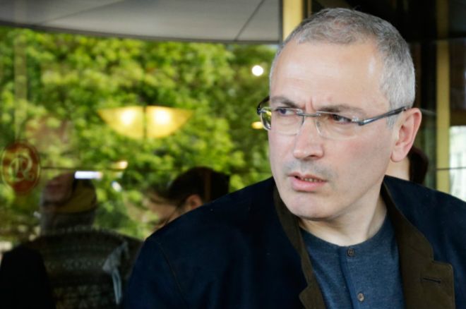 У Путина оппозиционера Ходорковского заочно обвинили в убийстве и покушении 