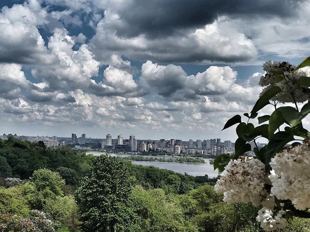 Если 1 июня холодно, то еще сорок дней тепла не жди: озвучен прогноз на первый день лета в Украине