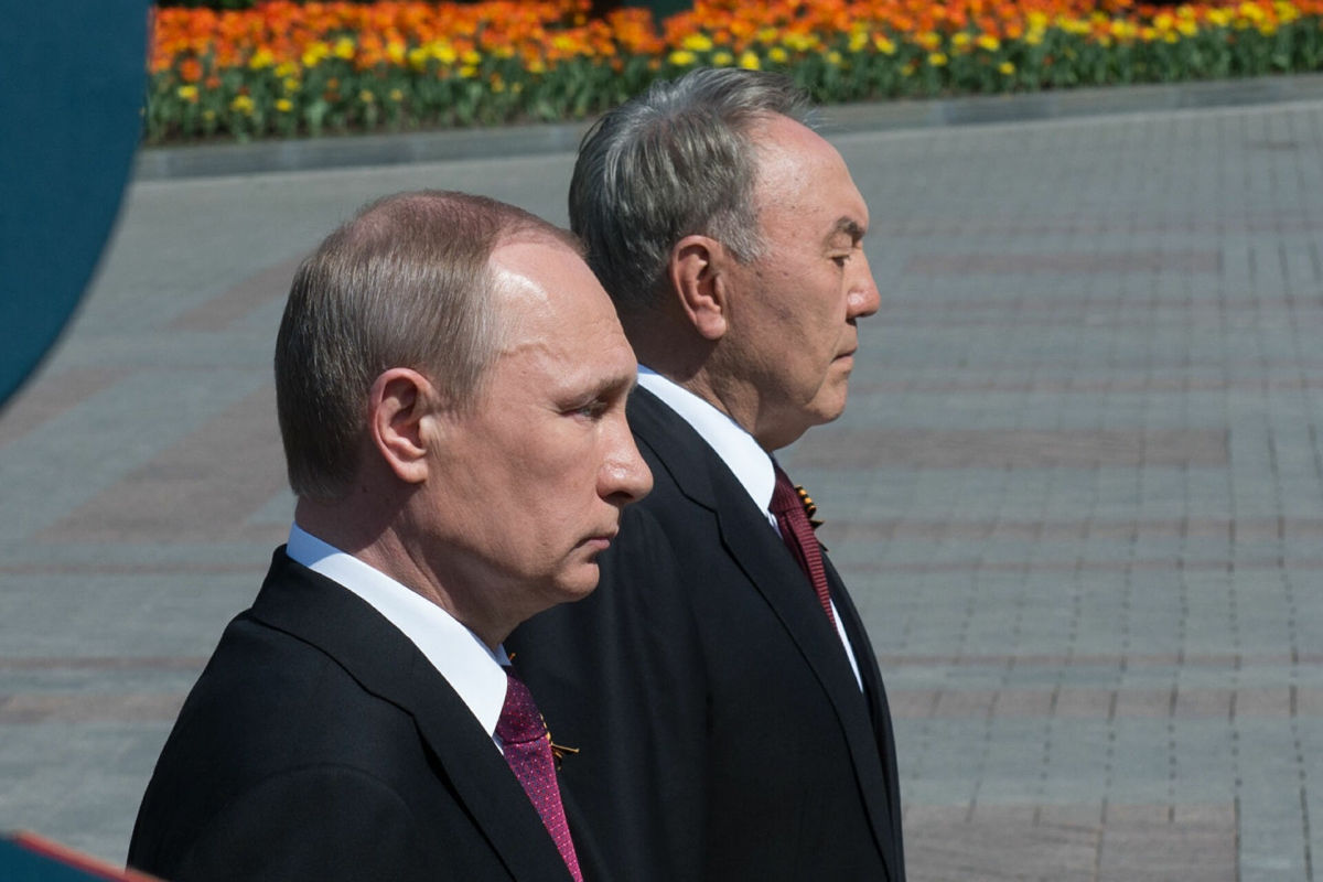 ​“Домино начнет валиться в сторону России”, - Кремлю предрекли “арабскую весну” из-за Казахстана