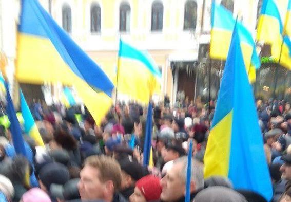 Объединительный собор в Киеве: задержаны первые провокаторы, на Софиевской площади десятки тысяч людей,- кадры