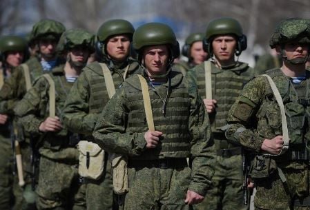 Окупанти змінюють тактику: на штурм у Запорізькій області пішли сотні солдатів РФ з десятками одиниць техніки – відео бою
