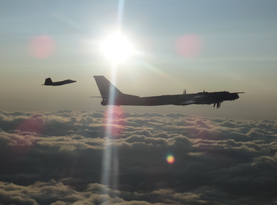 Истребители США перехватили военные самолеты Путина возле Аляски: подробности инцидента