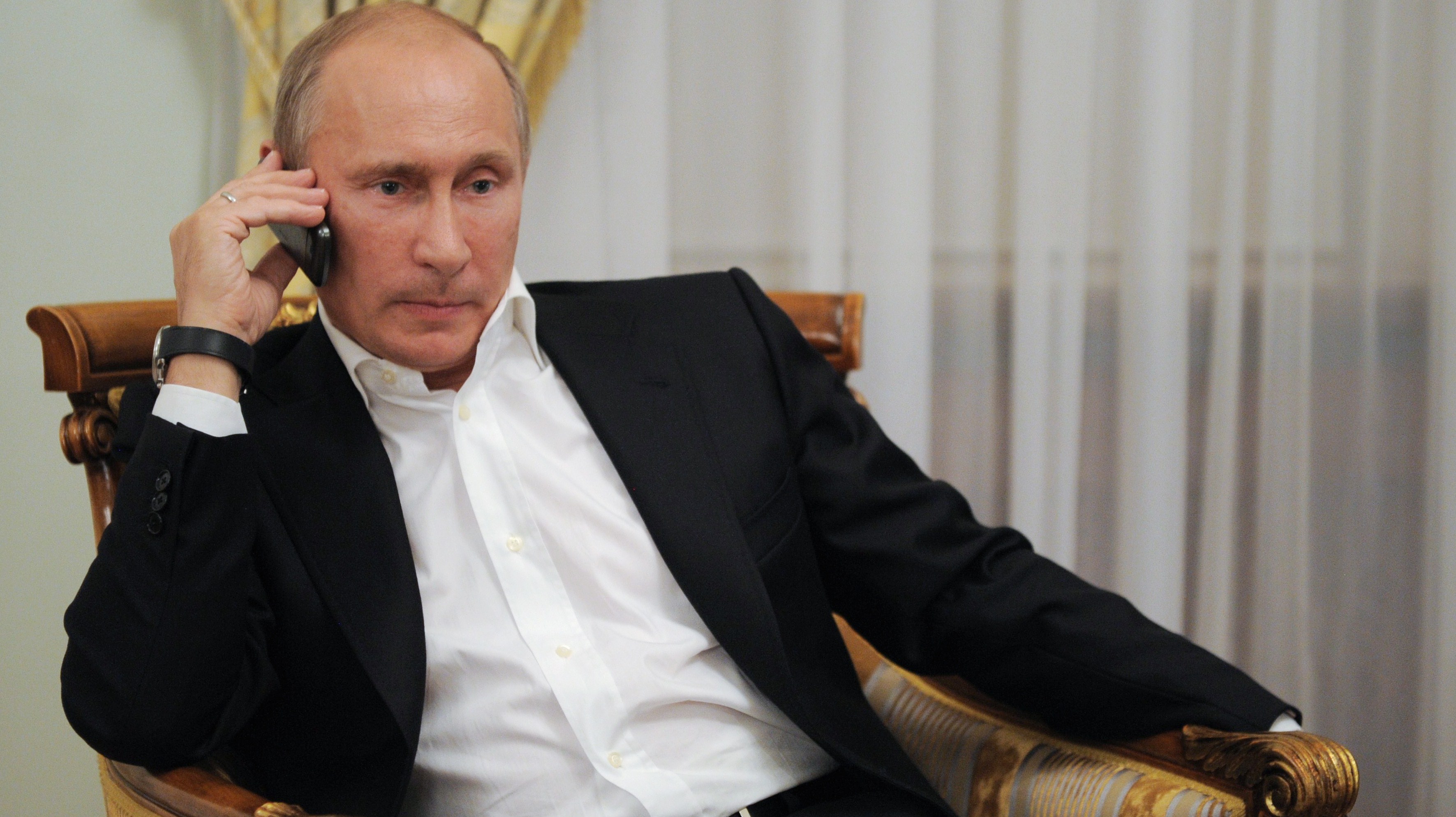 Путин приказал “шестеркам” Захарченко и Плотницкому отпустить украинских заложников