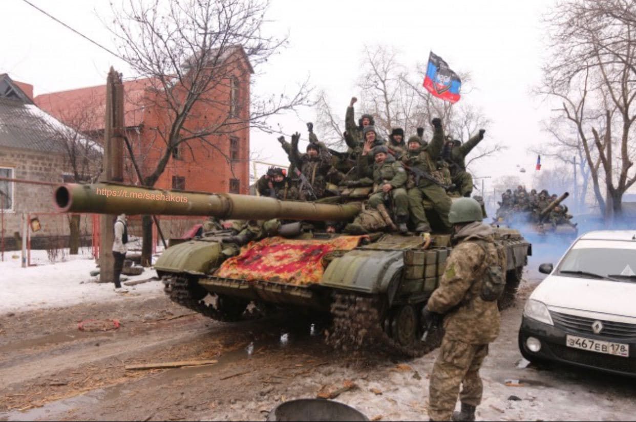 Российский журналист Коц похвастался колонной российских танков под Донецком: "А за моей спиной гробы с солдатами ВСУ"
