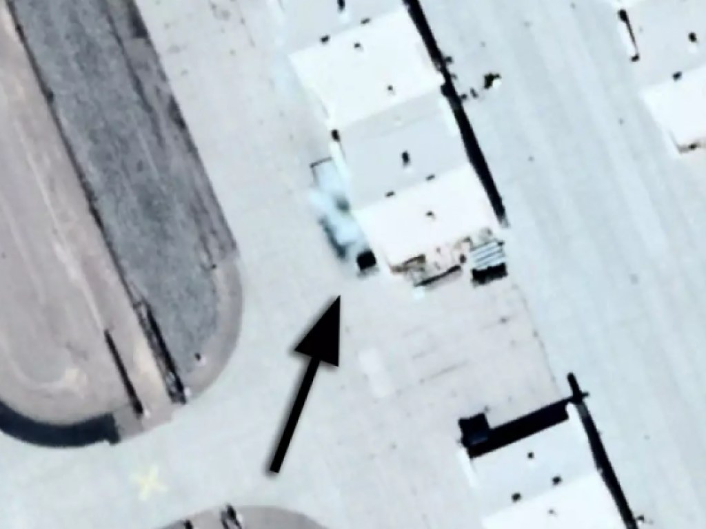 На американской авиабазе неожиданно нашли подозрительный летательный аппарат