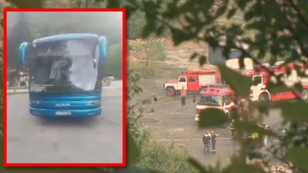 В Болгарии автобус с туристами после столкновения упал с 20 метров и загорелся: много погибших -  кадры