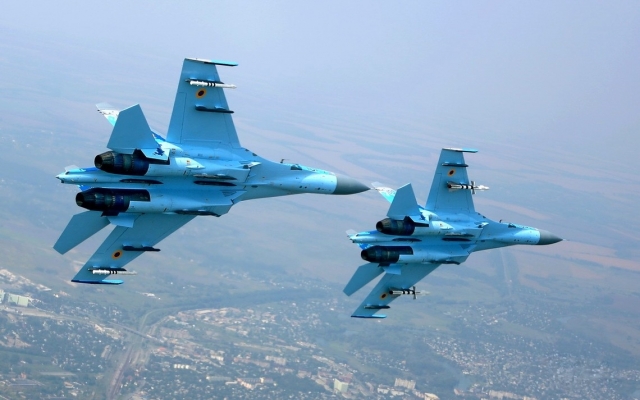 Над Днепром заметили военные самолеты
