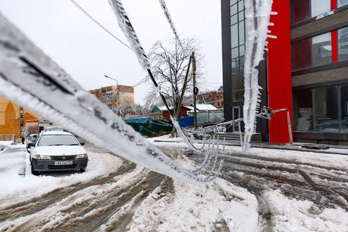 "Ледяной апокалипсис" во Владивостоке: Приморье 4-е сутки без света и отопления, люди просят помощи