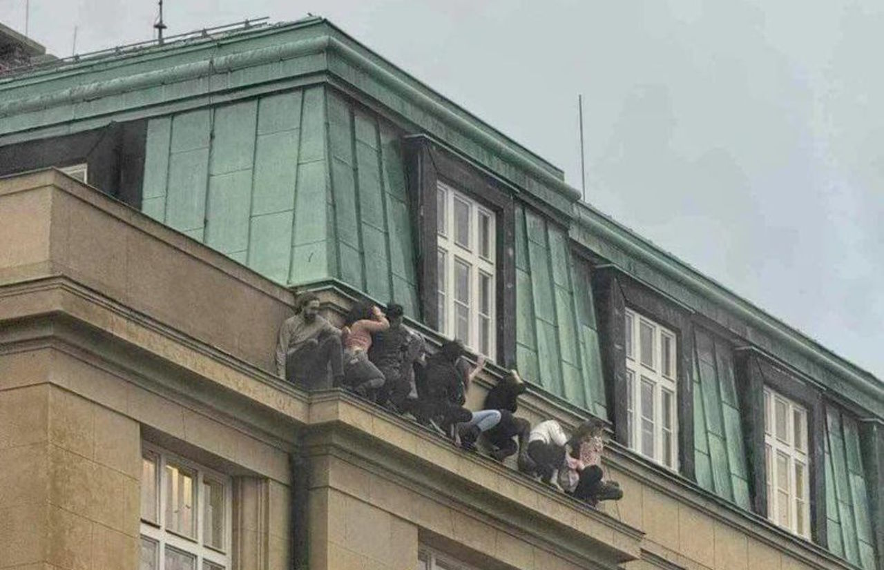 У Чехії жалоба напередодні Різдва через стрілянину в університеті, є постраждалі серед іноземців
