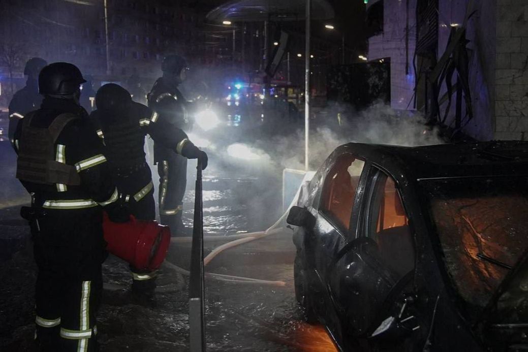 РФ атаковала ракетами вход в метро "Лукьяновская" в Киеве: есть погибшие