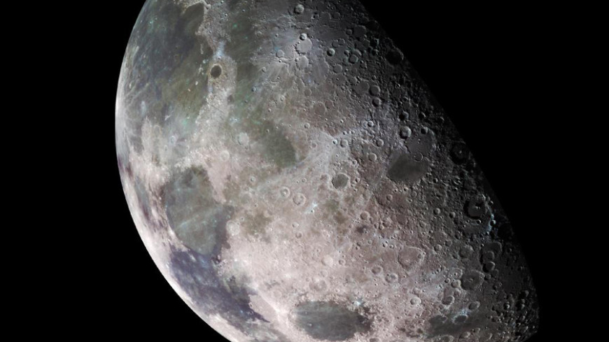 Убежище рептилоидов: на Луне обнаружено присутствие внеземной цивилизации