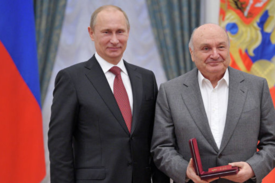 Путин наградил орденом одного из главных публичных защитников Украины в РФ: россияне накинулись на главу Кремля