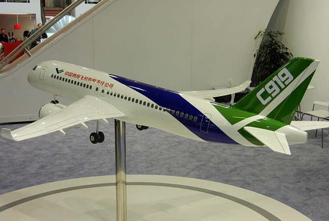Китай презентовал новый самолет, достойно конкурирующий с  Boeing и Airbus