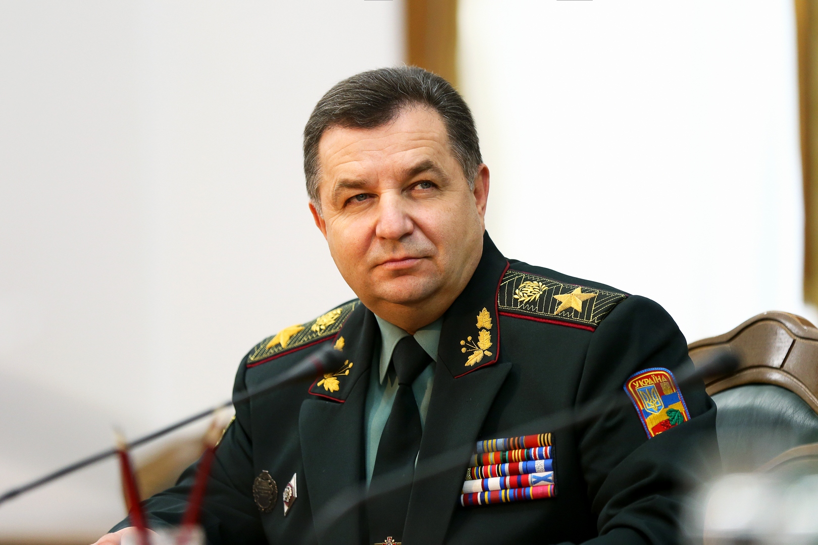 "Украина ждет современное оружие от разных стран мира", - министр обороны Полторак своим заявлением подлил масла в огонь американских санкций против Кремля 