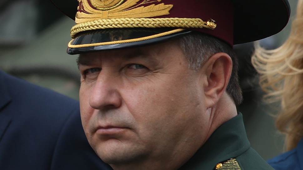Полторак: военный в зоне АТО должен получать больше 15 тыс. грн