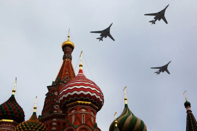 Два российских бомбардировщика Ту-160 угрожающе пролетели мимо границ стран Европейского Союза