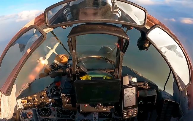 Залужный показал видео работы авиации, подчеркнув, что Украине необходимы истребители F-16