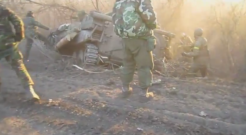 Видео ДТП на блокпосту ВСУ между Артемовском и Логвиново с участием военных