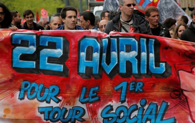 ​За сутки до выборов президента Франции в Париже прошли акции протеста: 2 тысячи человек против полиции. Опубликованы фото
