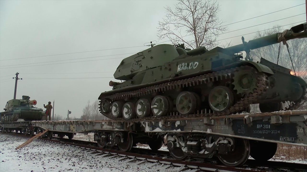 Россия перебросила в Беларусь 4 эшелона с техникой и военными: куда отправляют оккупантов РФ