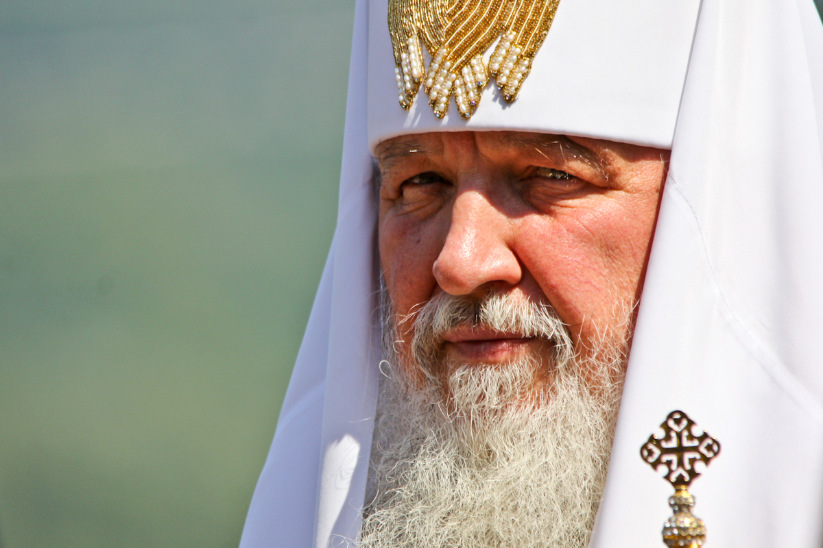 Коронавирус подобрался к патриарху Кириллу: врачи проверяют все окружение