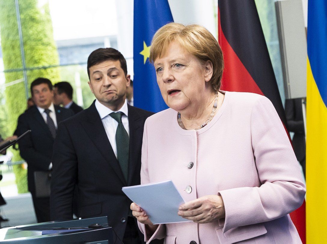 Зеленский хочет привлечь США к решению вопроса Донбасса, Меркель предложила свой план