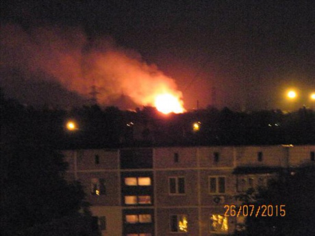 Соцсети: в Донецке после обстрела горит несколько домов
