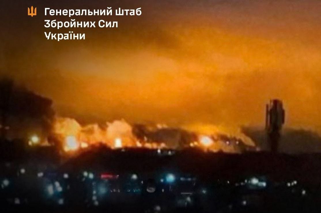 Новая порция "дип страйк" от ВСУ: под ударом НПЗ в Ярославской области и склады оккупантов