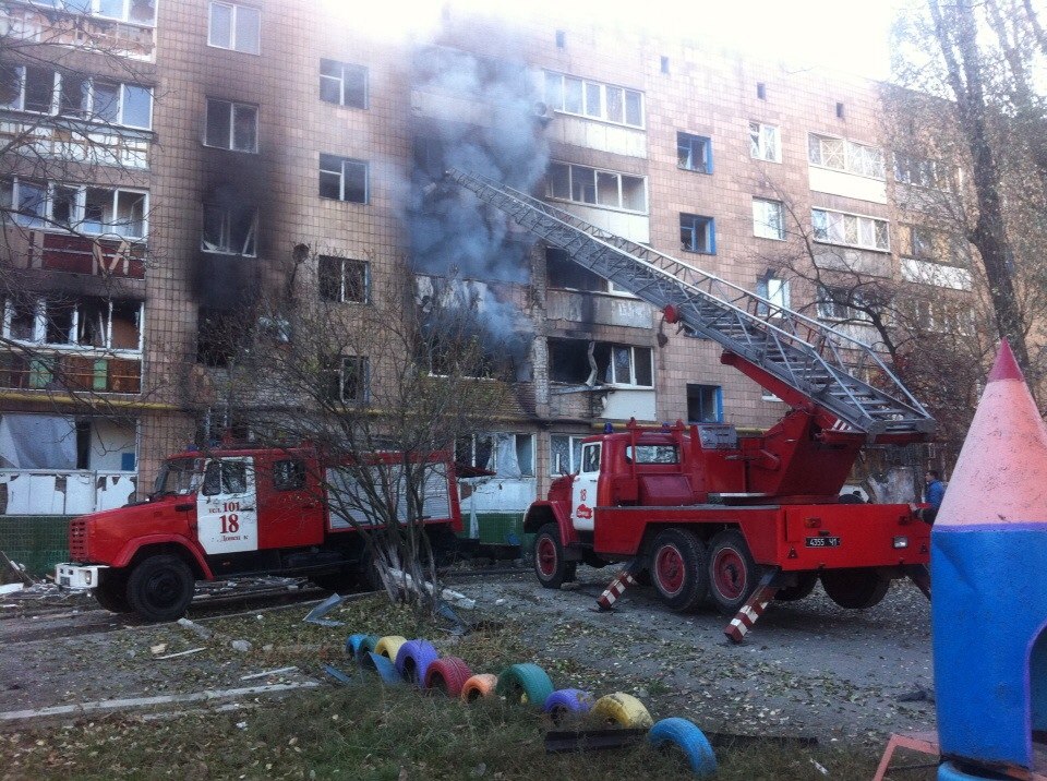 Донецк после обстрела 6 ноября: пожар в Пролетарском районе и сгоревшие многоэтажки в Киевском