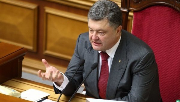 ​Порошенко встретился с лидерами фракций коалиции из-за законов по Донбассу