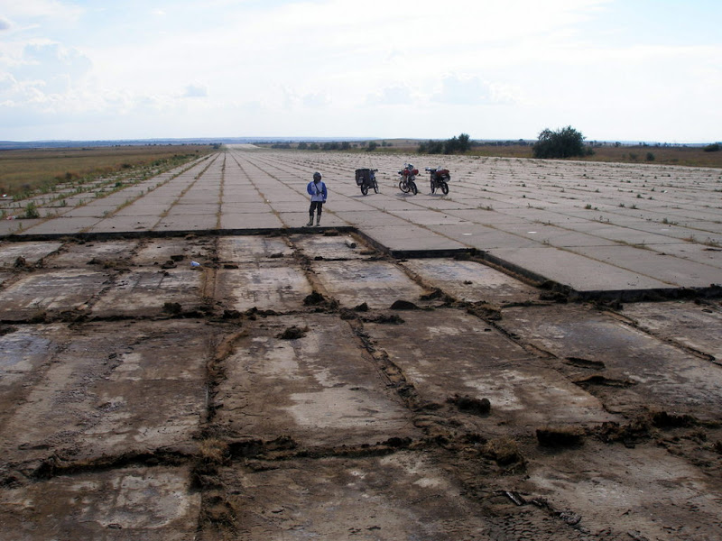 В РФ нет денег на постройку Керченского моста - российские оккупанты растащили Багеровский аэродром на стройматериалы
