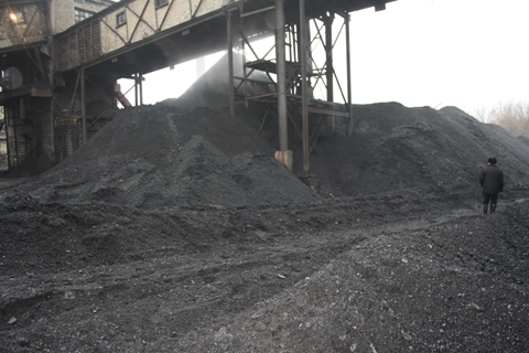 ДНР: В Макеевке в зоне боевых действий работают три шахты