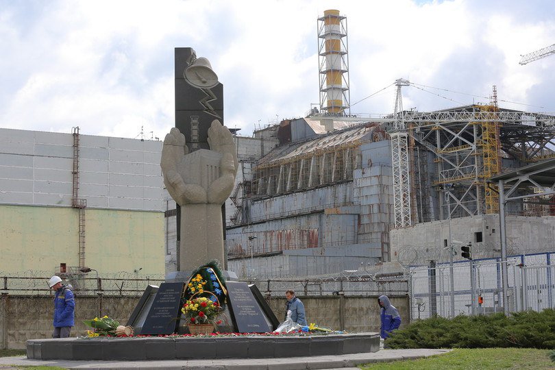 “На демонстрацию ветром из Чернобыля в Киев принесло облака цвета чернозема…Мы были с детьми..., не забуду никогда этот ужас”, – украинцы вспоминают о трагедии на ЧАЭС