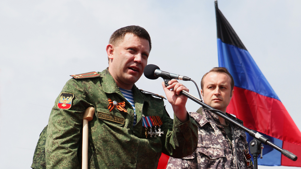 Захарченко после серьезного ранения еле ходит на костылях: в "ДНР" ждут крупных разборок - подробности