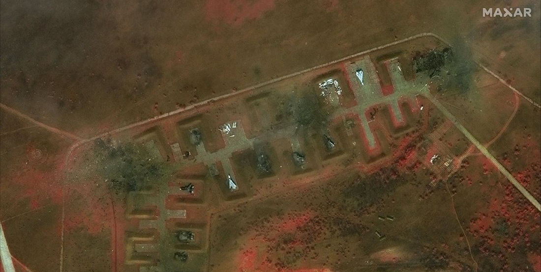 Maxar показала новые детальные снимки военного аэродрома в Крыму 