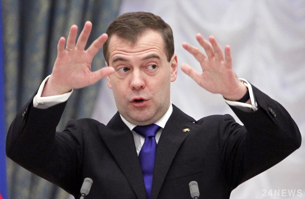 "Меня не нашли", - Медведев опозорился на церемонии награждения российских олимпийцев с ключами от машин: СМИ опубликовали подробности