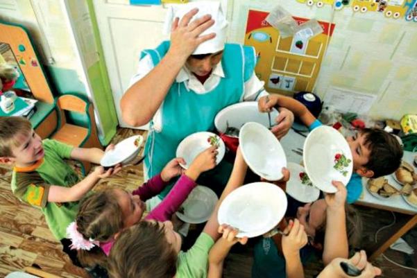 В школах Кузбасса РФ начался массовый голод детей: власти бьют тревогу и просят мир и бизнес помочь накормить 